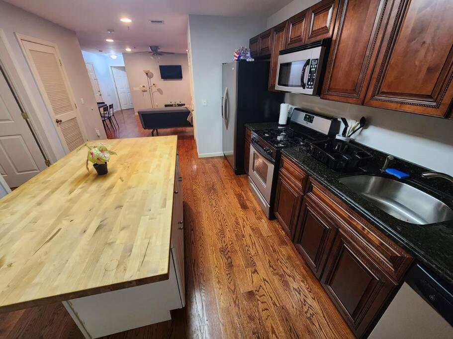 Luxury 2 Bed Apt, Mins To Nyc! Union City Ngoại thất bức ảnh