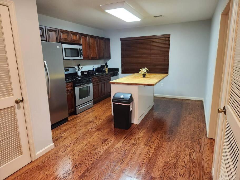 Luxury 2 Bed Apt, Mins To Nyc! Union City Ngoại thất bức ảnh