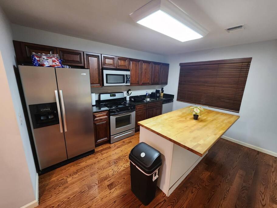 Luxury 2 Bed Apt, Mins To Nyc! Union City Ngoại thất bức ảnh